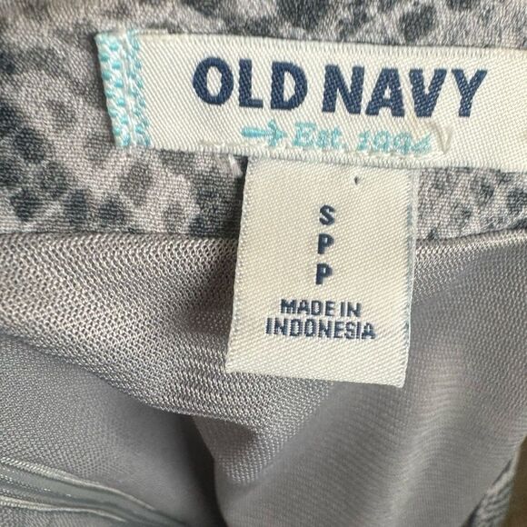 Old navy gray snakeskin shift dress size small - Picture 4 of 5